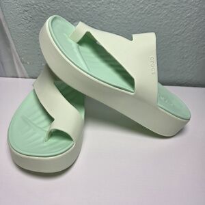 CROCS Women's Light Green Slide Sandals